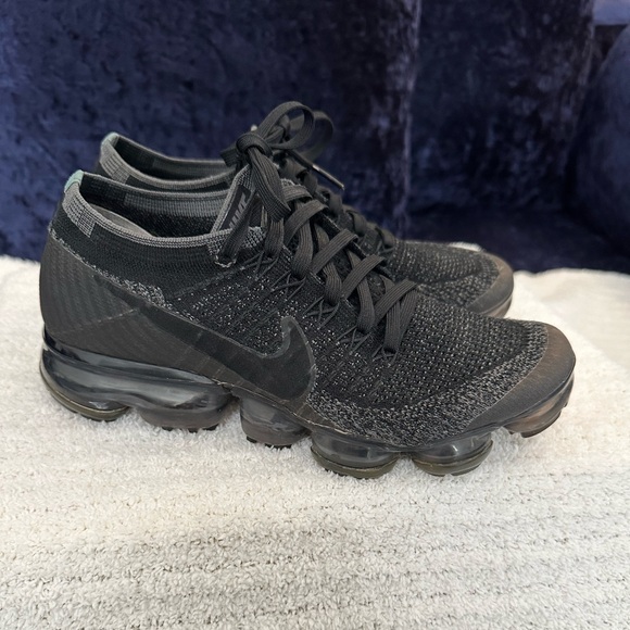 Nike Women's Air Vapormax Flyknit Black - Picture 1 of 13